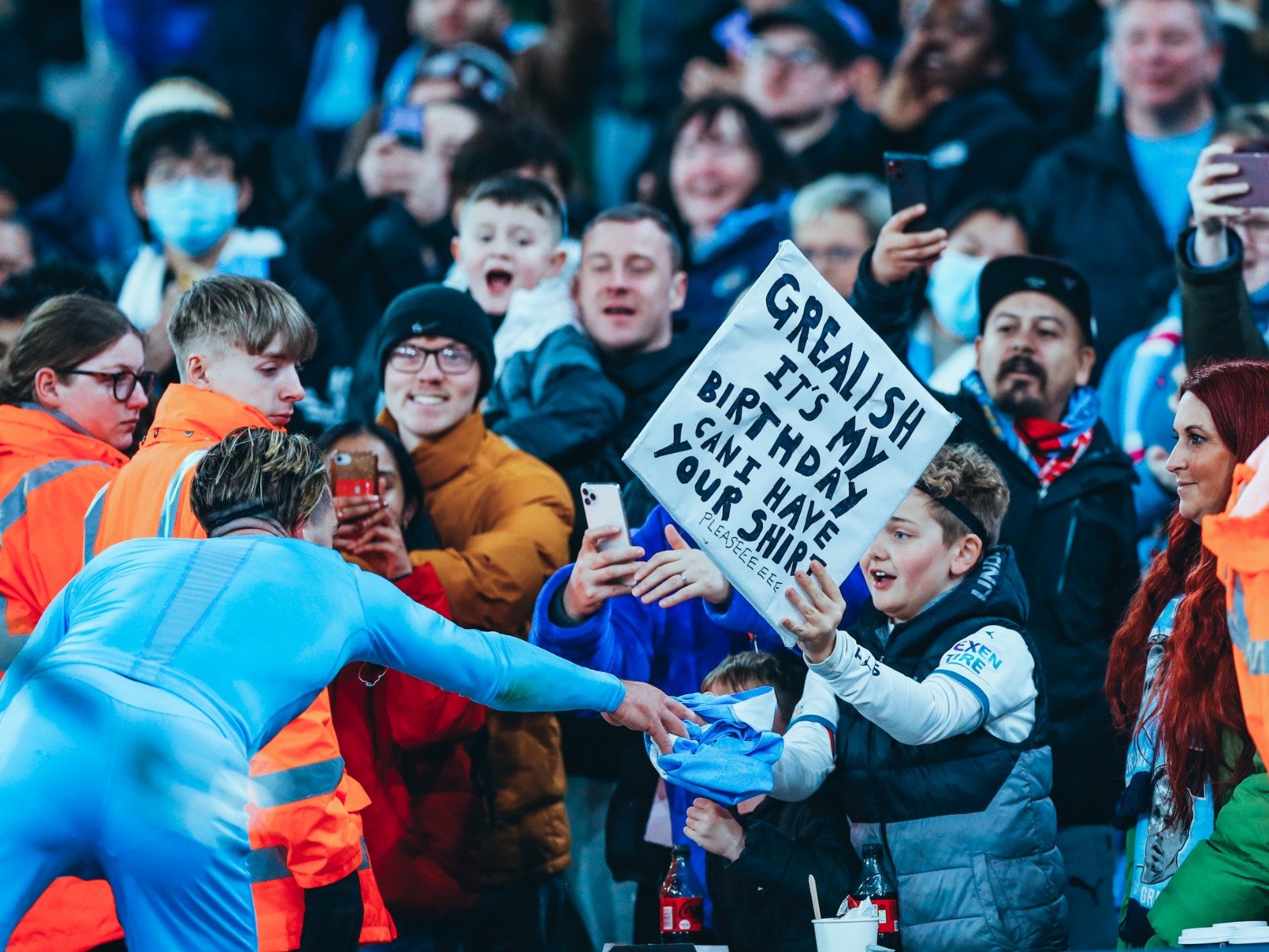 足豪门纷纷 足豪门纷纷