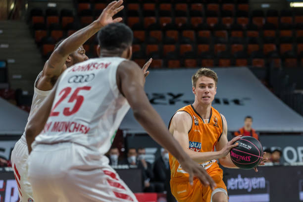 更是帮助步 更是帮助步